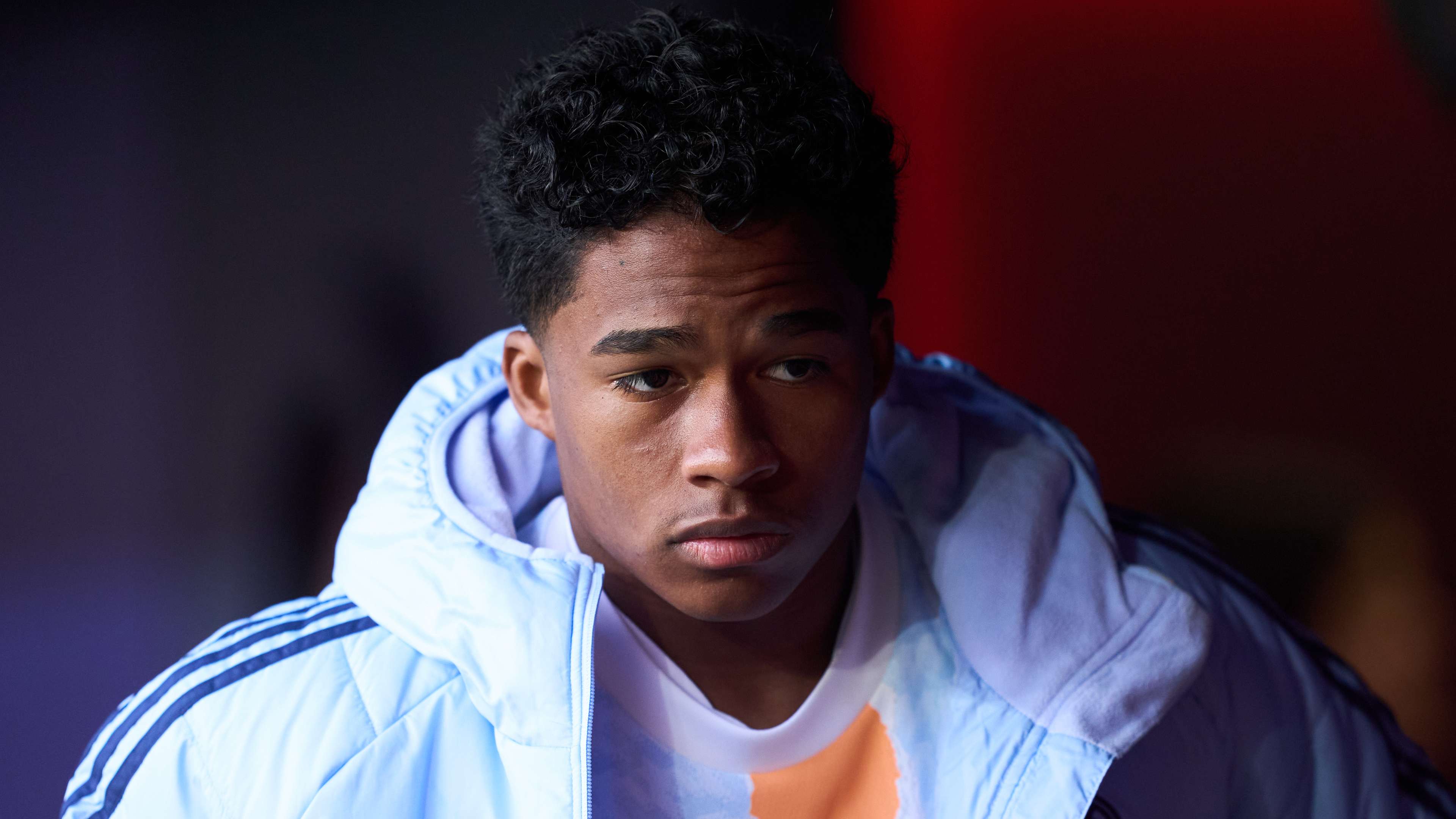 通过分析两 通过分析两